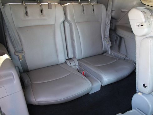 Used 2011 Toyota Highlander SE image 7
