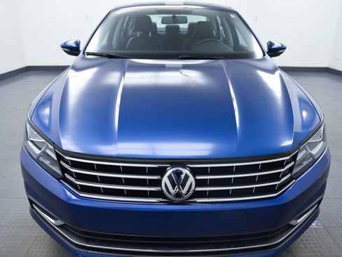 Used 2017 Volkswagen Passat 1.8T SE image 2