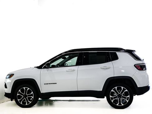 Used 2022 Jeep Compass Limited w/ Sun and Sound Group AWD/4WD image 6