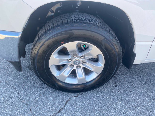 Used 2023 RAM 1500 Laramie AWD/4WD image 10