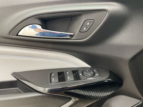 New 2026 Chevrolet Trax LT w/ Driver Confidence Package FWD image 9