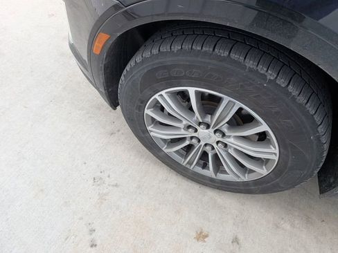 Used 2017 Cadillac XT5 Luxury image 8