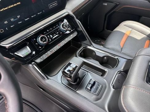 Used 2022 GMC Sierra 1500 AT4 w/ AT4 Premium Package AWD/4WD image 23