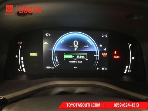 Used 2025 Toyota Camry SE image 12