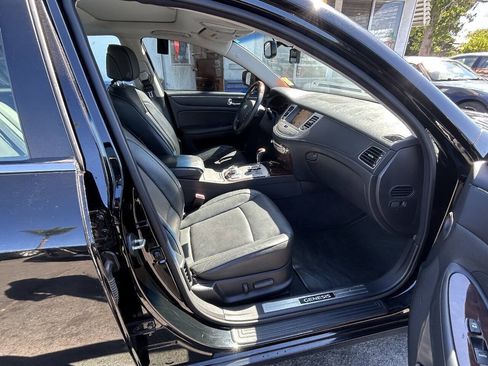 Used 2010 Hyundai Genesis 4.6 w/ Technology Pkg 5 RWD image 17
