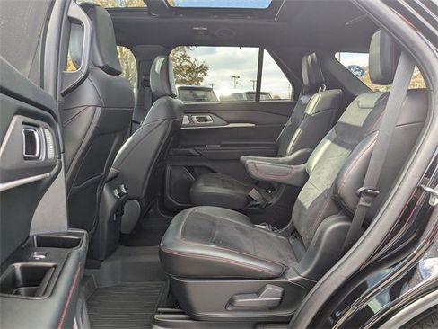 Used 2025 Ford Explorer ST image 24