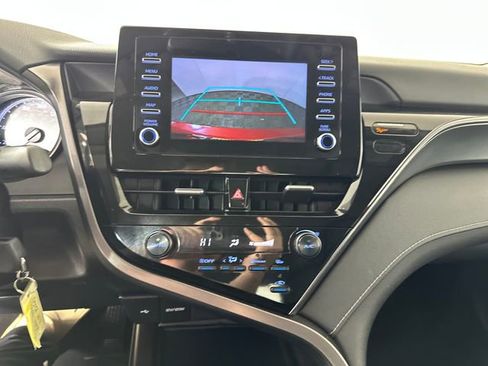 Used 2023 Toyota Camry SE FWD image 22