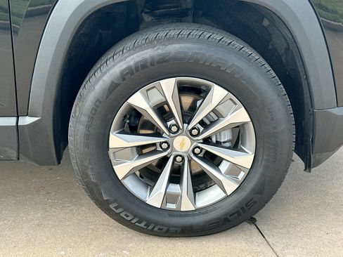 Used 2025 Chevrolet Equinox LT w/ Convenience Package II FWD image 10