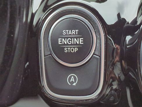 Certified 2022 Mercedes-Benz GLA 250 4MATIC image 27