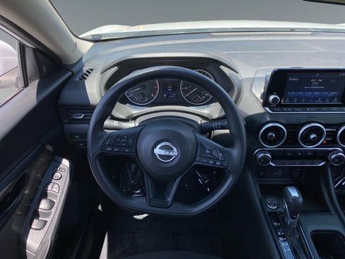 Used 2025 Nissan Sentra S FWD image 12