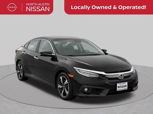 Used 2018 Honda Civic Touring image 1