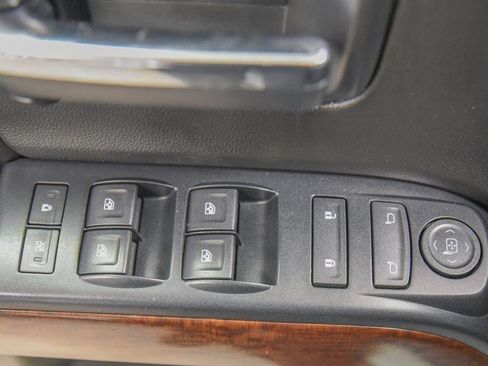 Used 2017 GMC Sierra 1500 SLE w/ SLE Value Package image 12