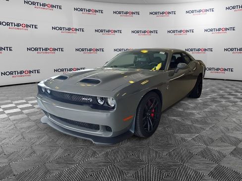 Used 2023 Dodge Challenger SRT Hellcat w/ Driver Convenience Group RWD image 2