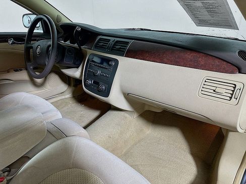 Used 2007 Buick Lucerne CX image 24