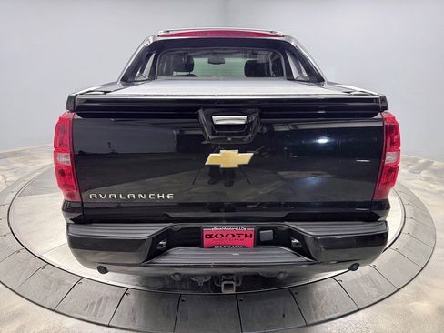Used 2013 Chevrolet Avalanche LT w/ Suspension Package, Off-Road AWD/4WD image 6