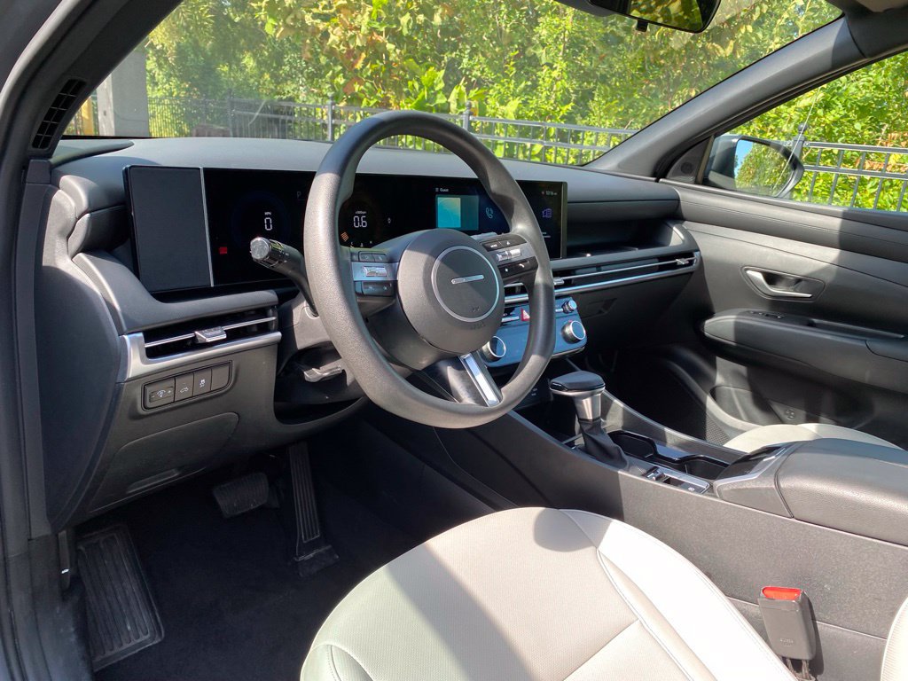 Used 2025 Hyundai Santa Cruz SEL FWD image 9