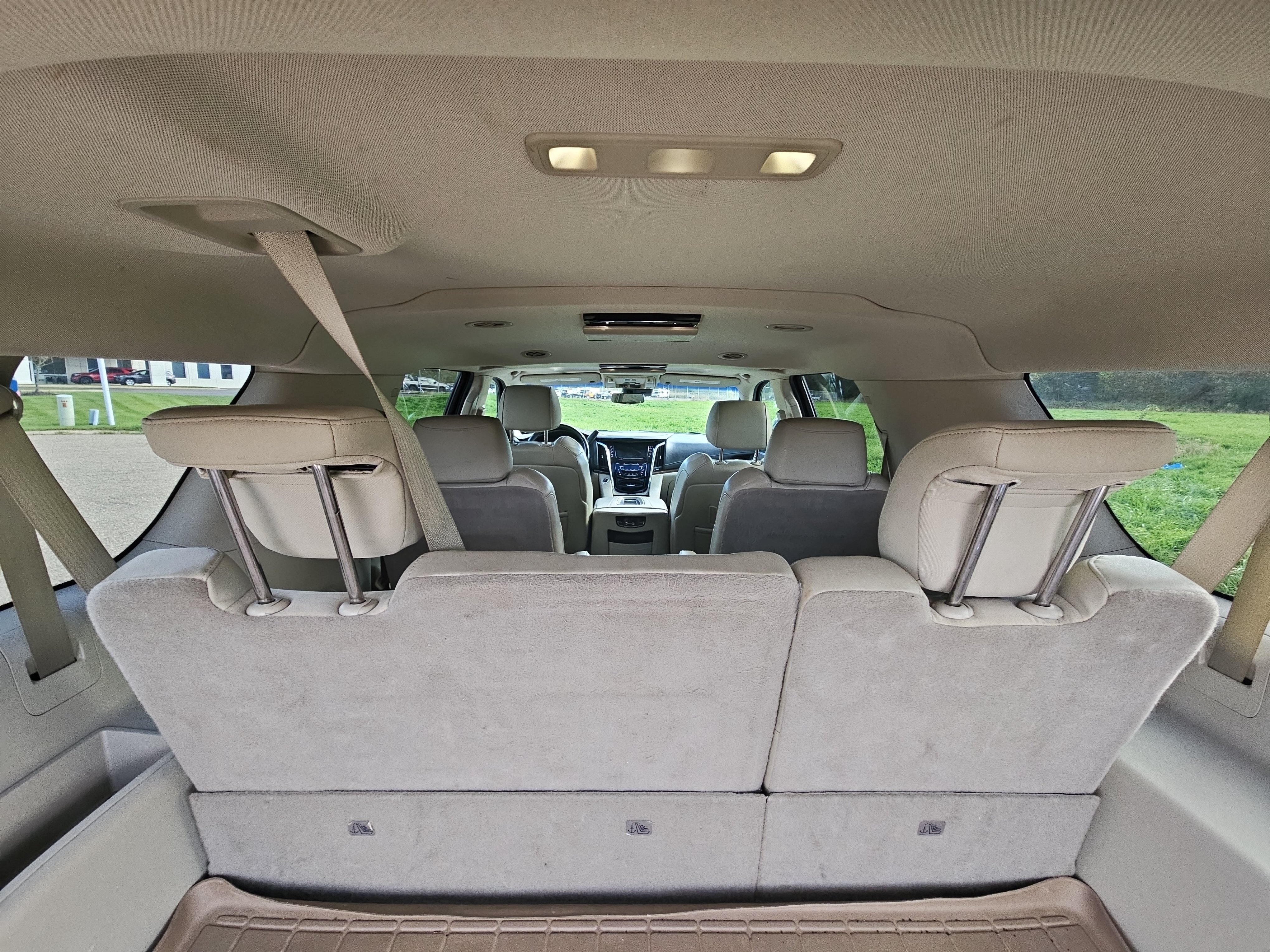 Used 2019 Cadillac Escalade ESV Premium Luxury AWD/4WD image 7