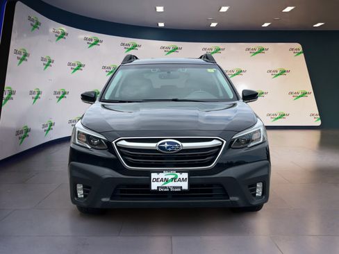 Used 2020 Subaru Outback Premium image 2