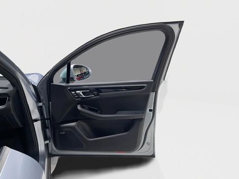 Used 2016 Porsche Macan S image 33