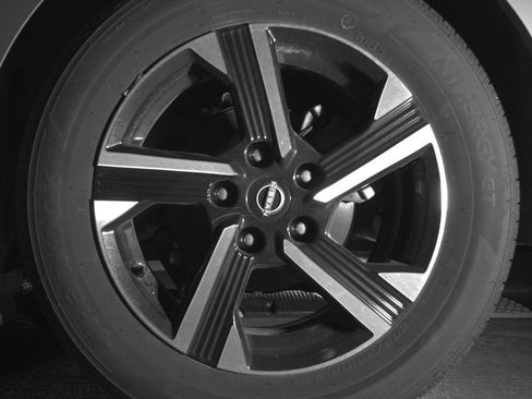 Used 2025 Nissan Sentra SV image 13