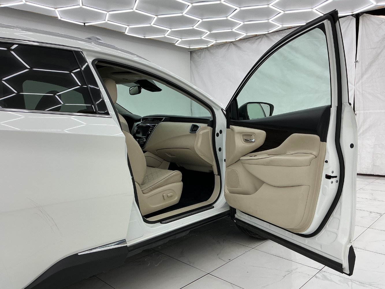 Used 2019 Nissan Murano Platinum w/ Cargo Package AWD/4WD image 17