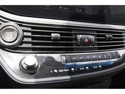 Used 2022 Lexus LS 500 RWD image 23