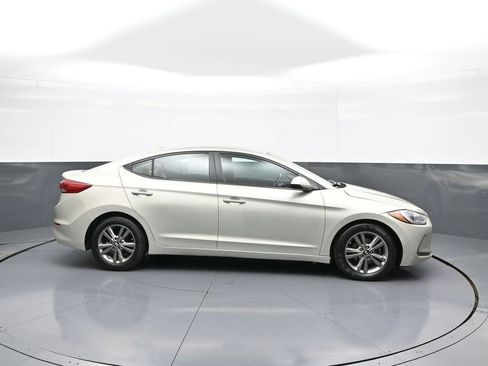 Used 2017 Hyundai Elantra Value Edition w/ Cargo Package FWD image 5