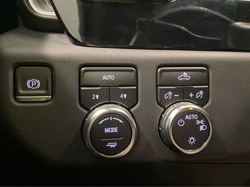Used 2023 GMC Sierra 1500 SLE AWD/4WD image 34