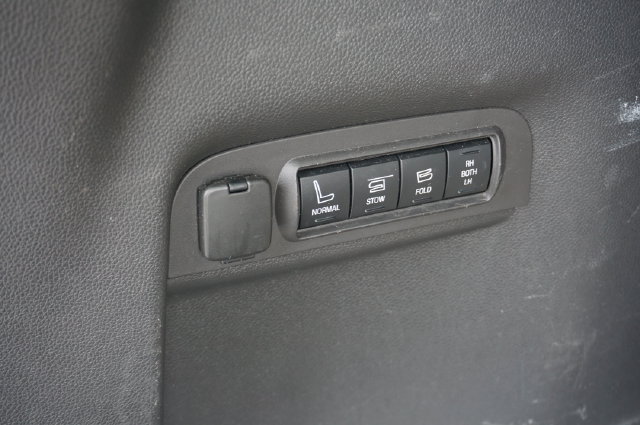 Used 2013 Ford Explorer Limited FWD image 25