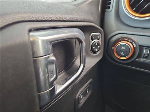 Used 2021 Jeep Gladiator Mojave AWD/4WD image 27