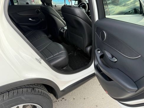 Used 2022 Mercedes-Benz GLC 300 4MATIC image 13