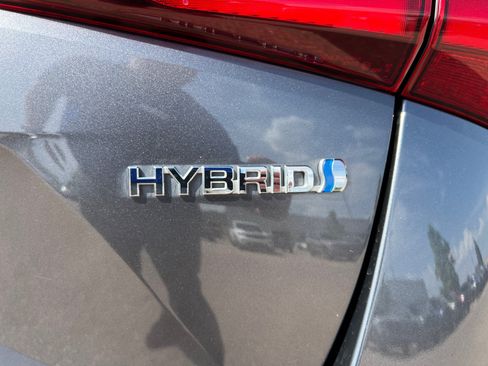 Used 2021 Toyota Prius LE w/ Carpet Mat Package (TMS) FWD image 21