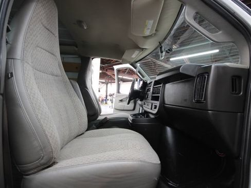 Used 2022 Chevrolet Express 2500 Extended w/ Driver Convenience Package RWD image 26