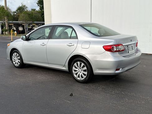 Used 2013 Toyota Corolla LE FWD image 3