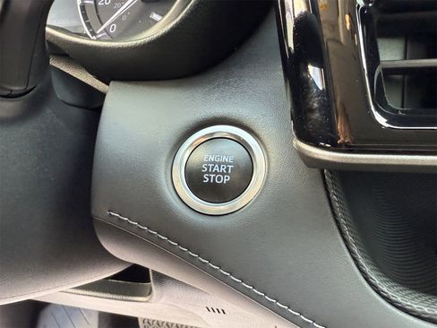 Used 2020 Toyota Highlander Limited image 31