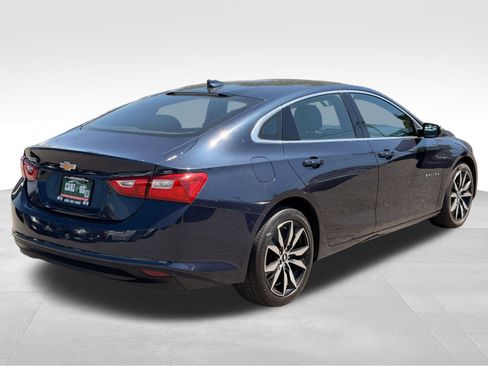 Used 2017 Chevrolet Malibu LT w/ Driver Confidence Package FWD image 6