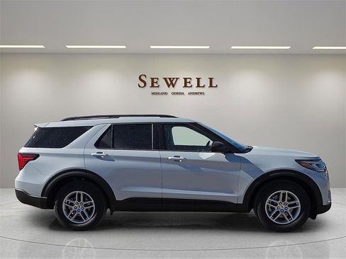 New 2026 Ford Explorer Active image 5