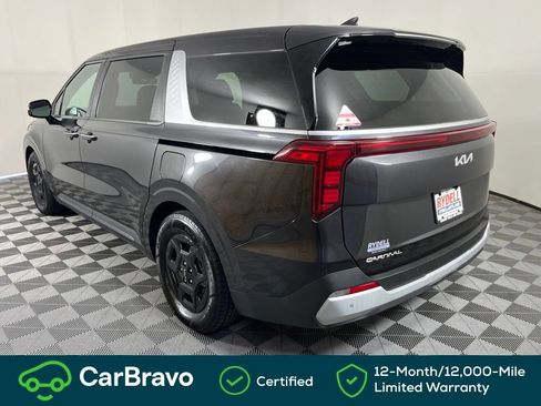 Used 2025 Kia Carnival FWD image 14