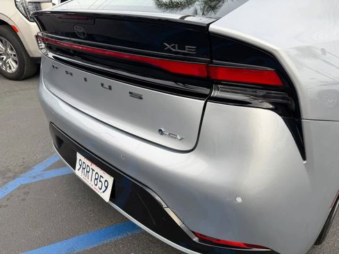 Used 2024 Toyota Prius XLE image 9