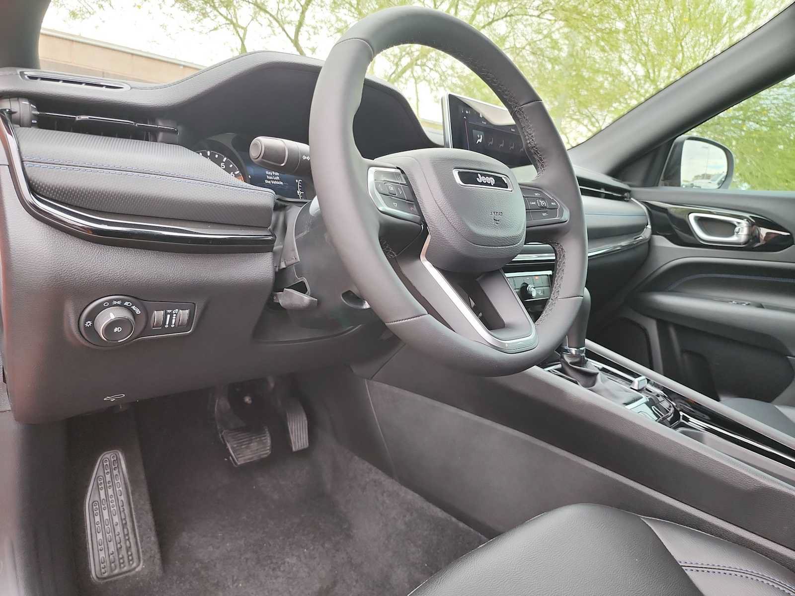 New 2026 Jeep Compass Latitude AWD/4WD image 10