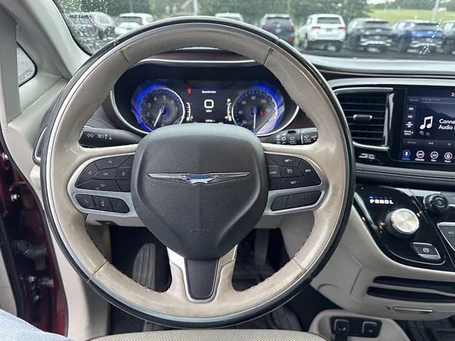 Used 2020 Chrysler Pacifica Limited FWD image 9