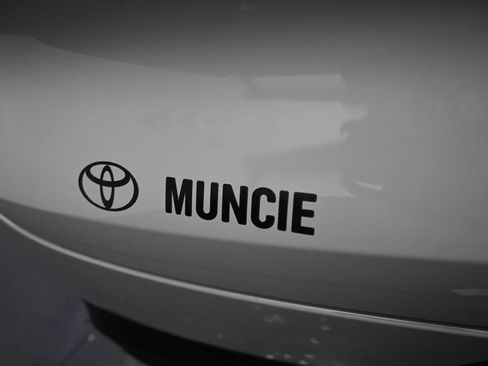 Used 2025 Porsche Cayenne S AWD/4WD image 35