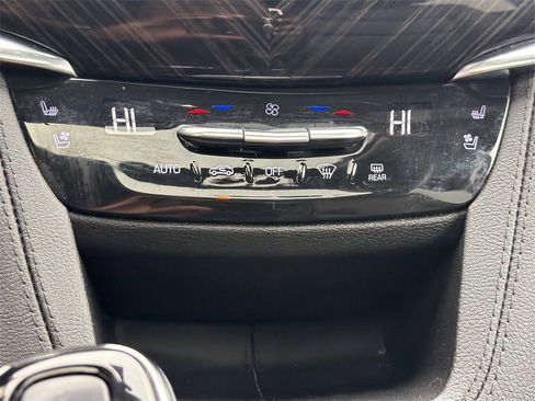 Used 2023 Cadillac XT6 Premium Luxury image 35