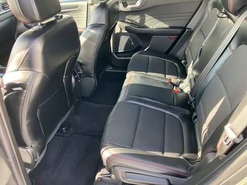 Used 2024 Ford Escape ST-Line Select w/ Tech Pack #2 image 14