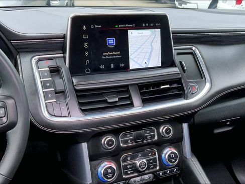 Used 2023 GMC Yukon SLT w/ SLT Premium Package image 6