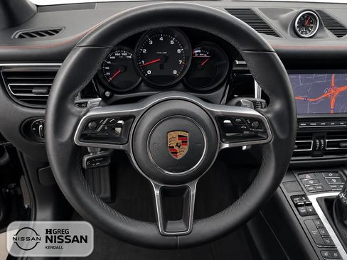 Used 2020 Porsche Macan AWD/4WD image 10