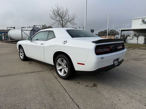 Used 2023 Dodge Challenger SXT image 3