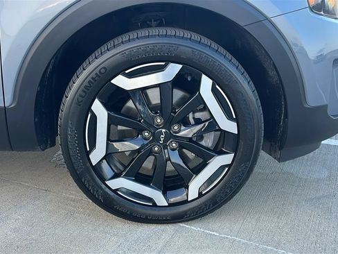 Used 2025 Kia Telluride S FWD image 17