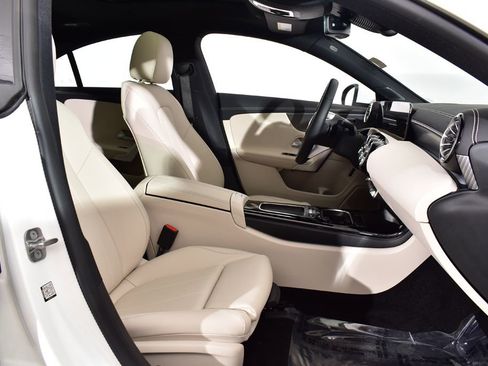 Certified 2025 Mercedes-Benz CLA 250 4MATIC image 30