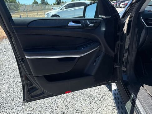Used 2018 Mercedes-Benz GLS 550 4MATIC image 15